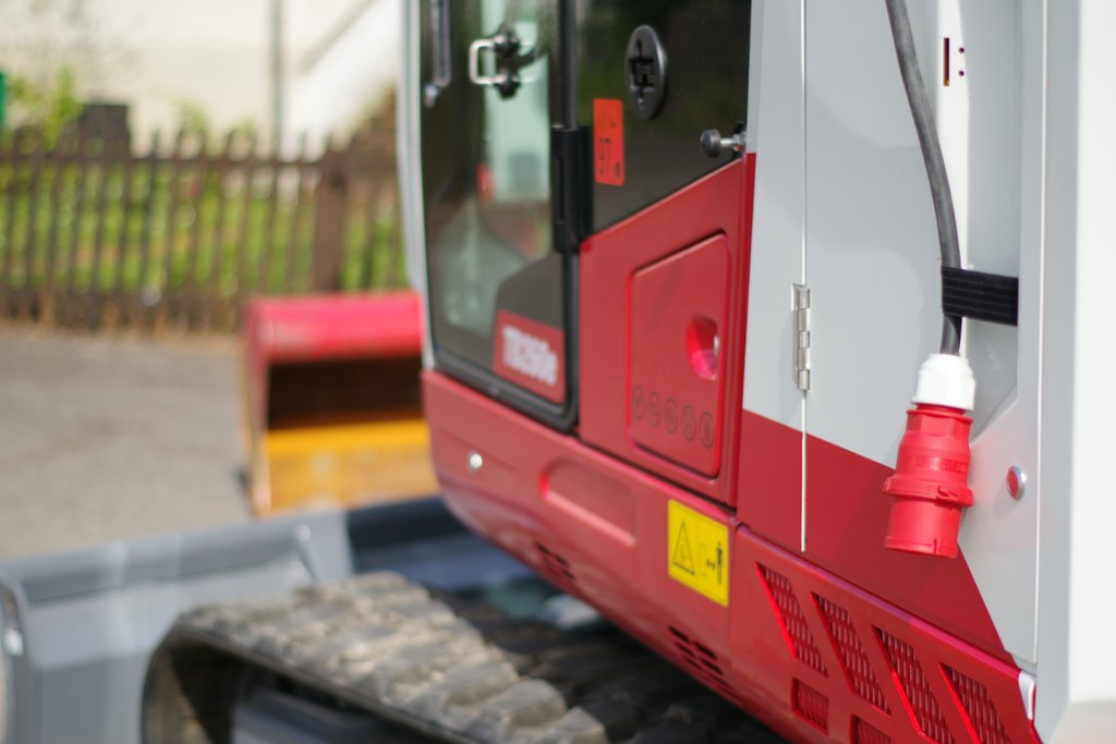suncar electric excavator